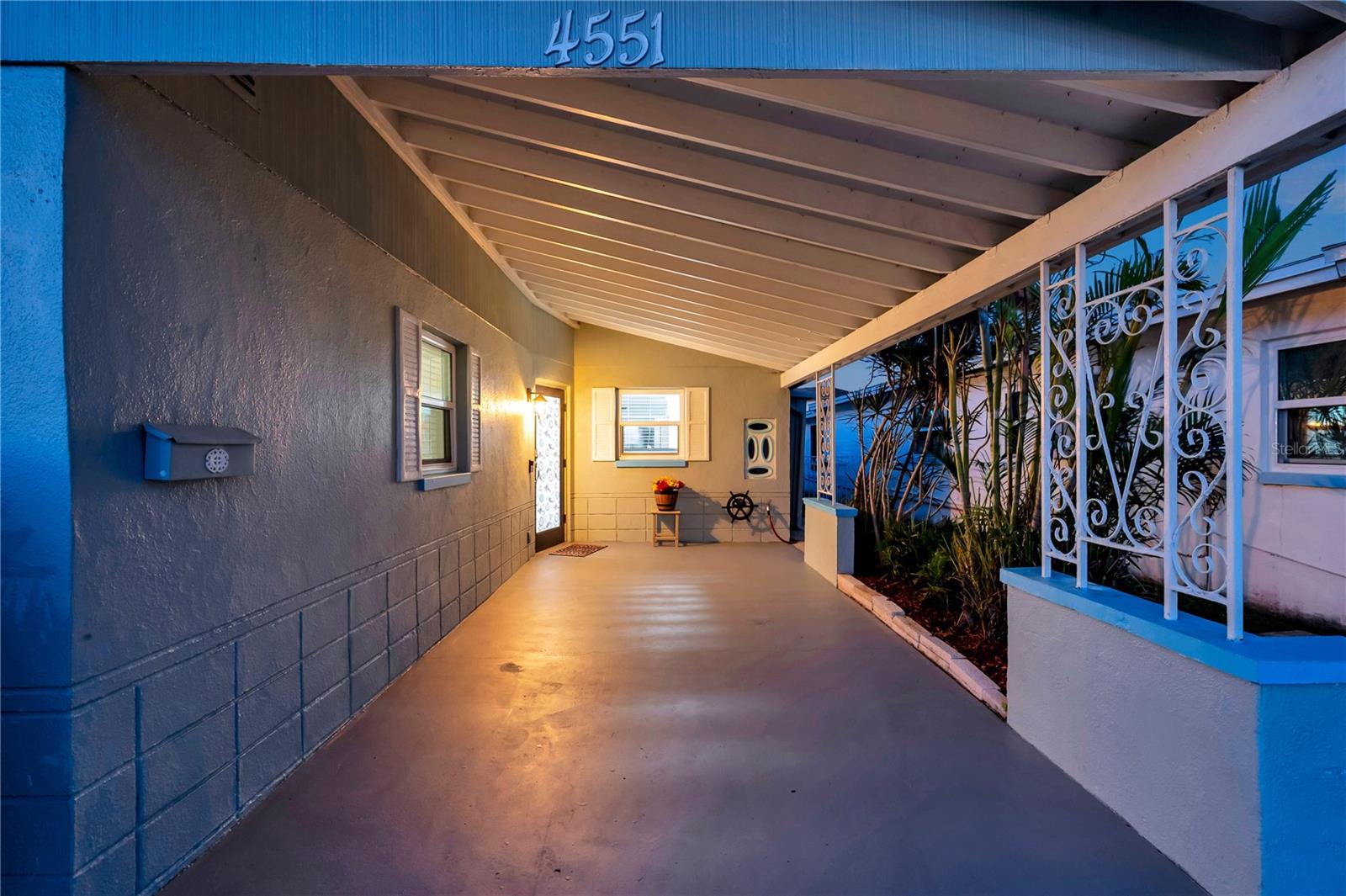 FLOR A MAR - Residential