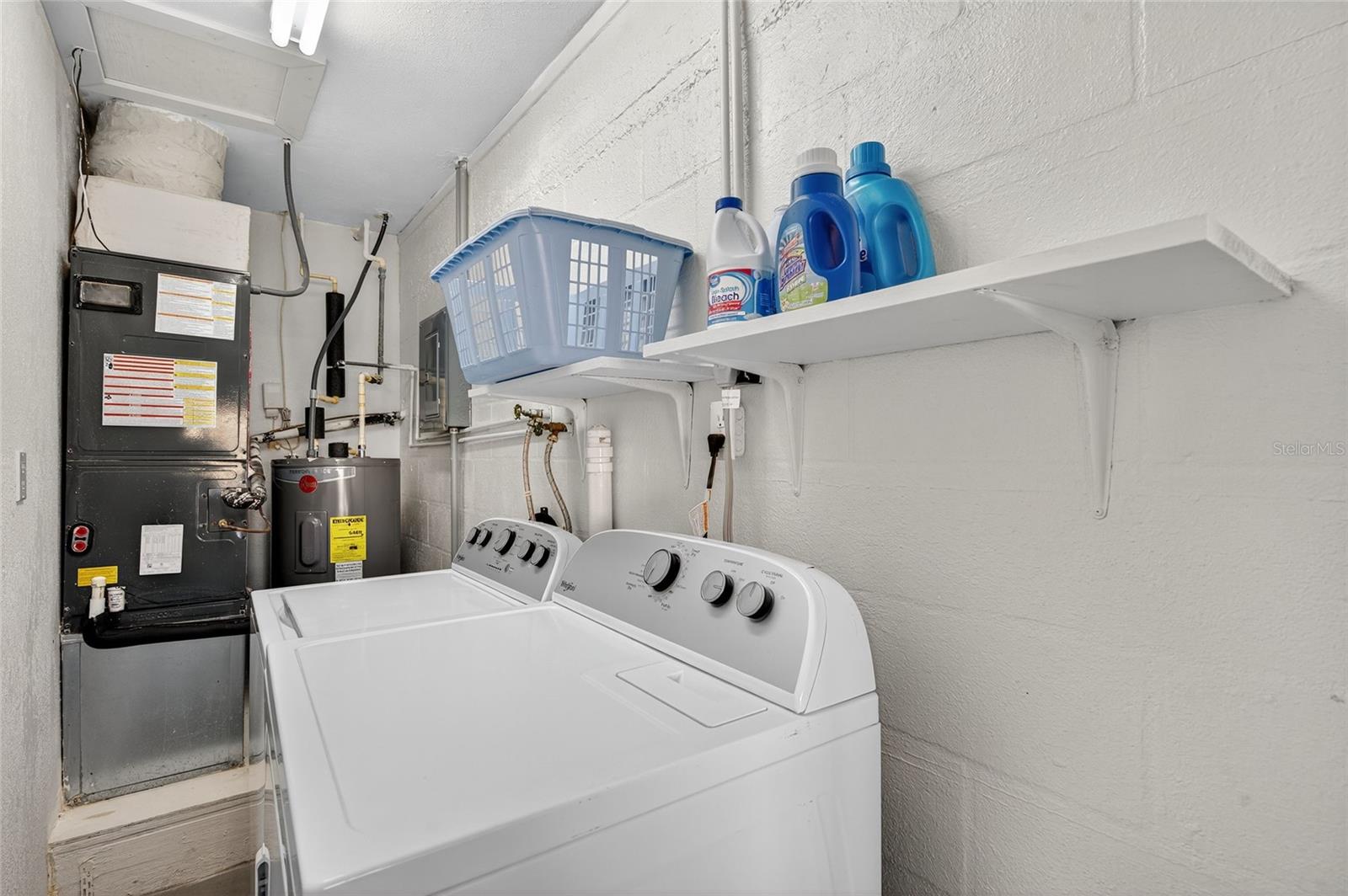 FLOR A MAR - Residential