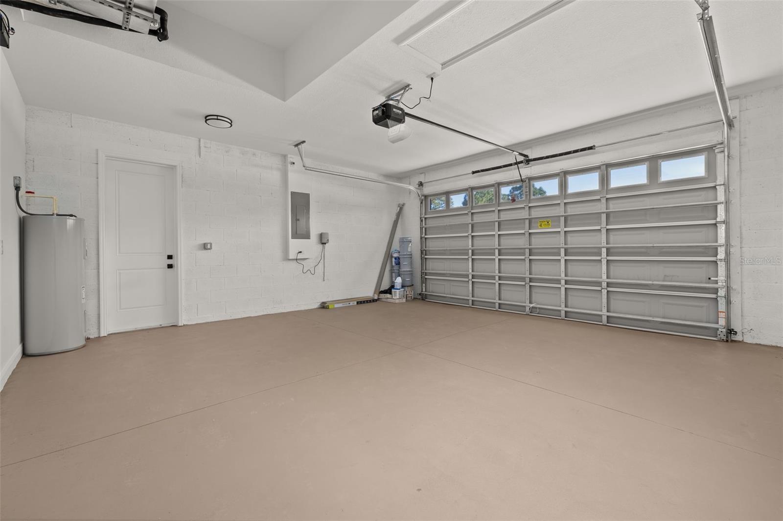 AVON PARK LAKES - Residential