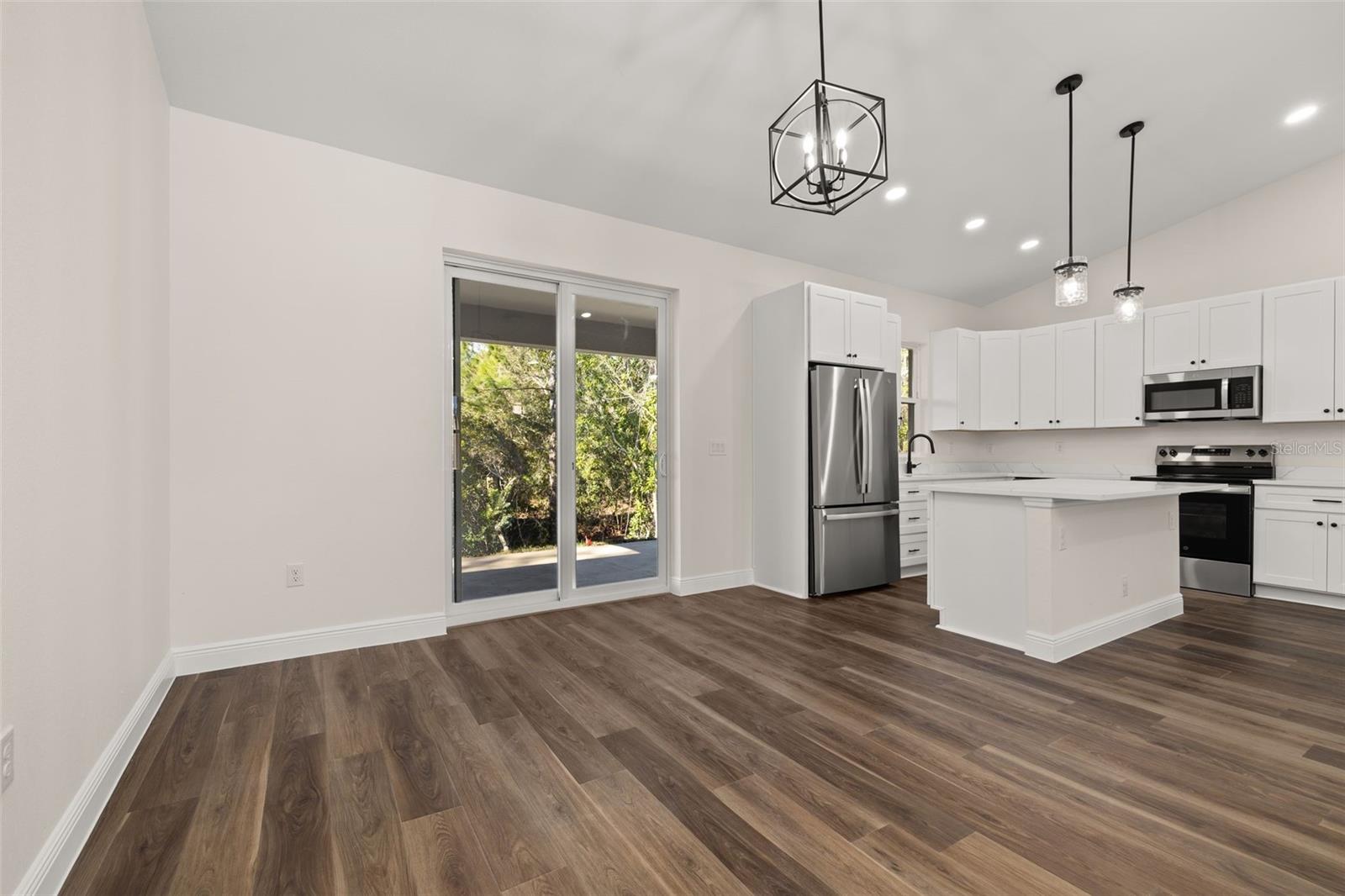 AVON PARK LAKES - Residential