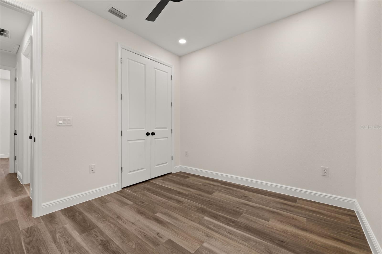 AVON PARK LAKES - Residential