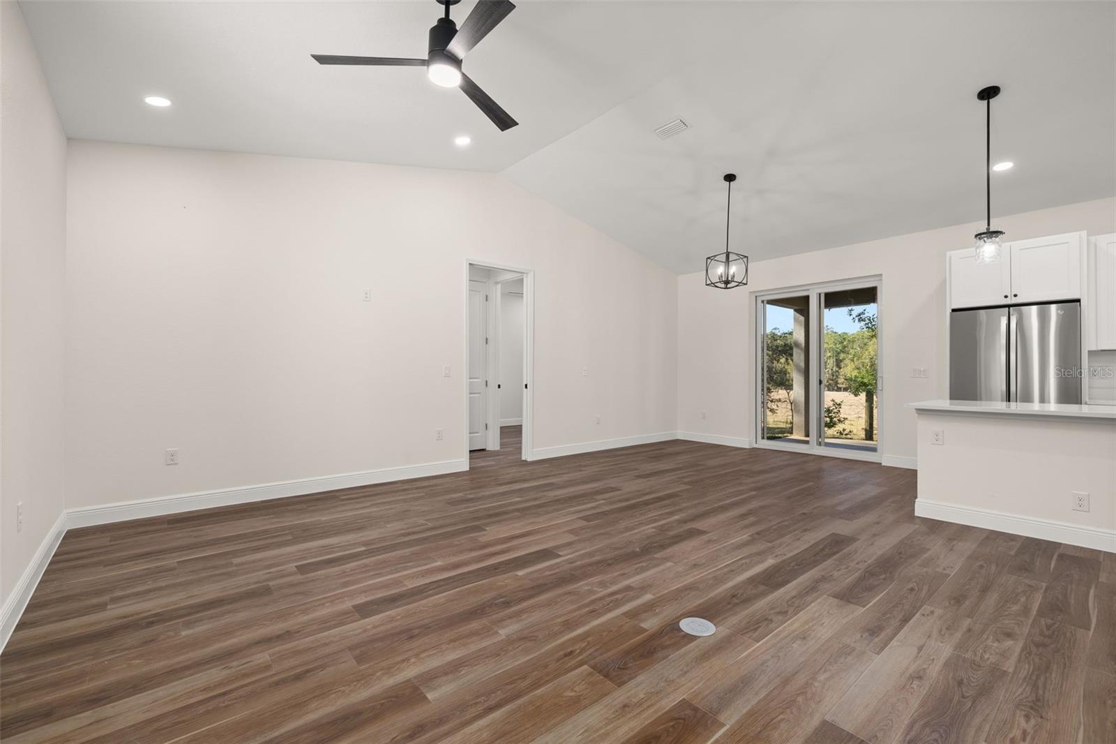 AVON PARK LAKES - Residential