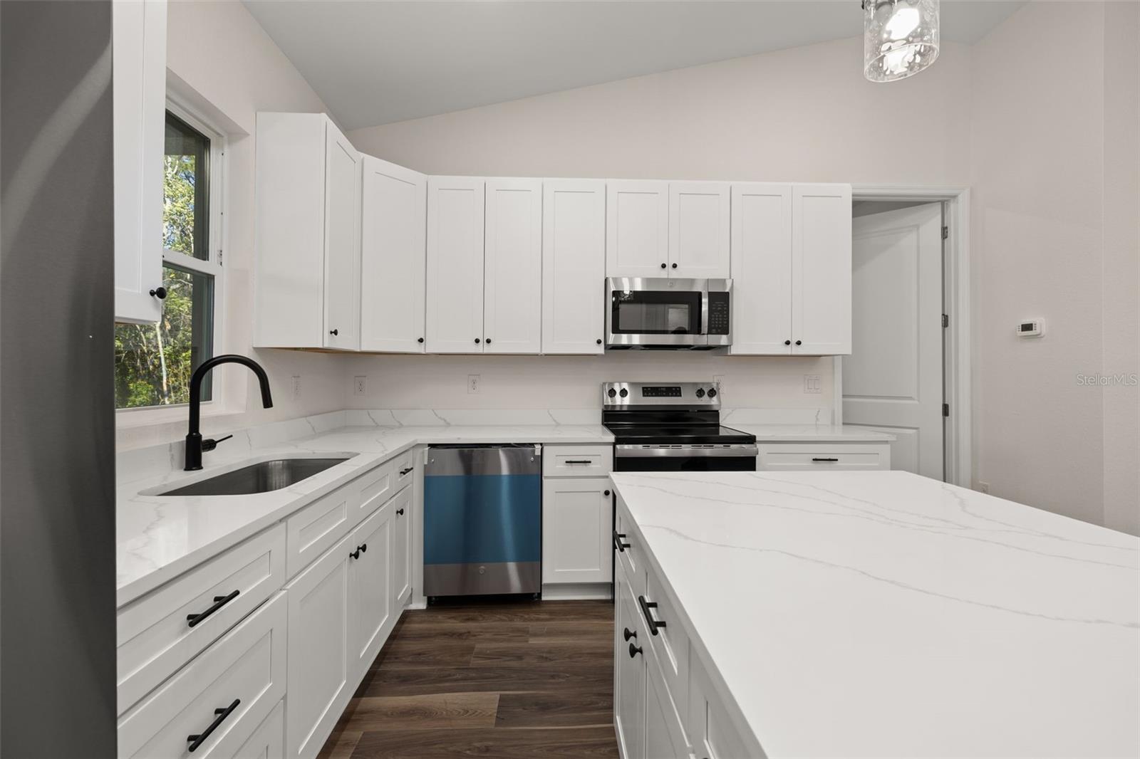 AVON PARK LAKES - Residential