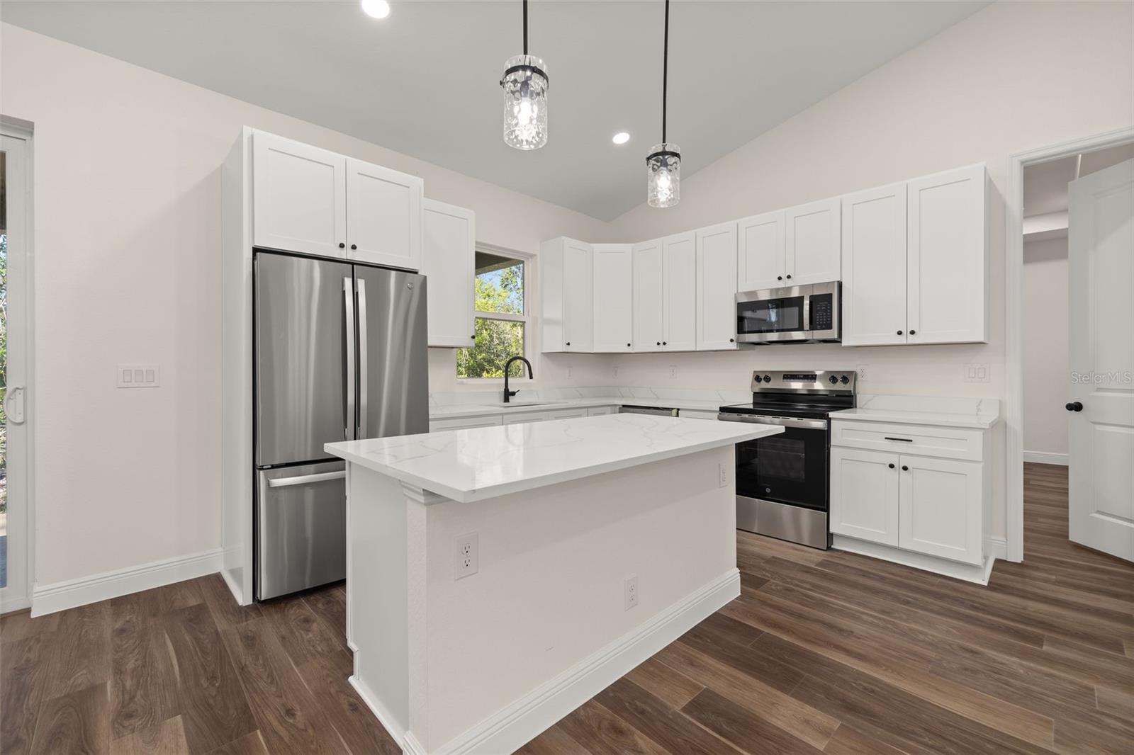 AVON PARK LAKES - Residential