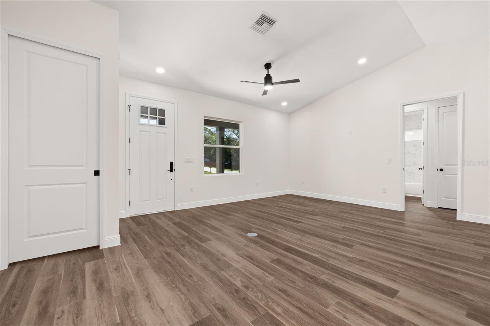 AVON PARK LAKES - Residential