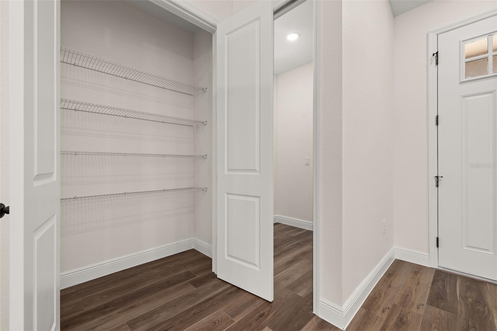 AVON PARK LAKES - Residential