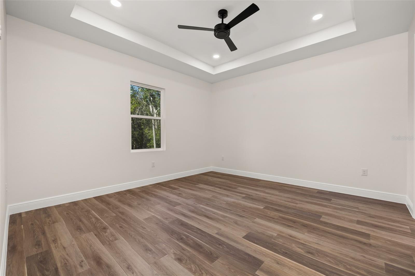 AVON PARK LAKES - Residential