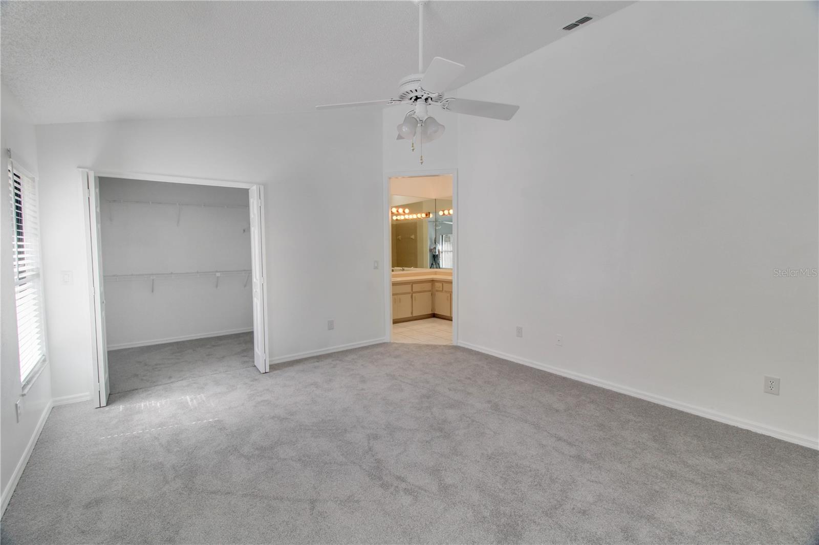 HYDE PARK - Residential Lease