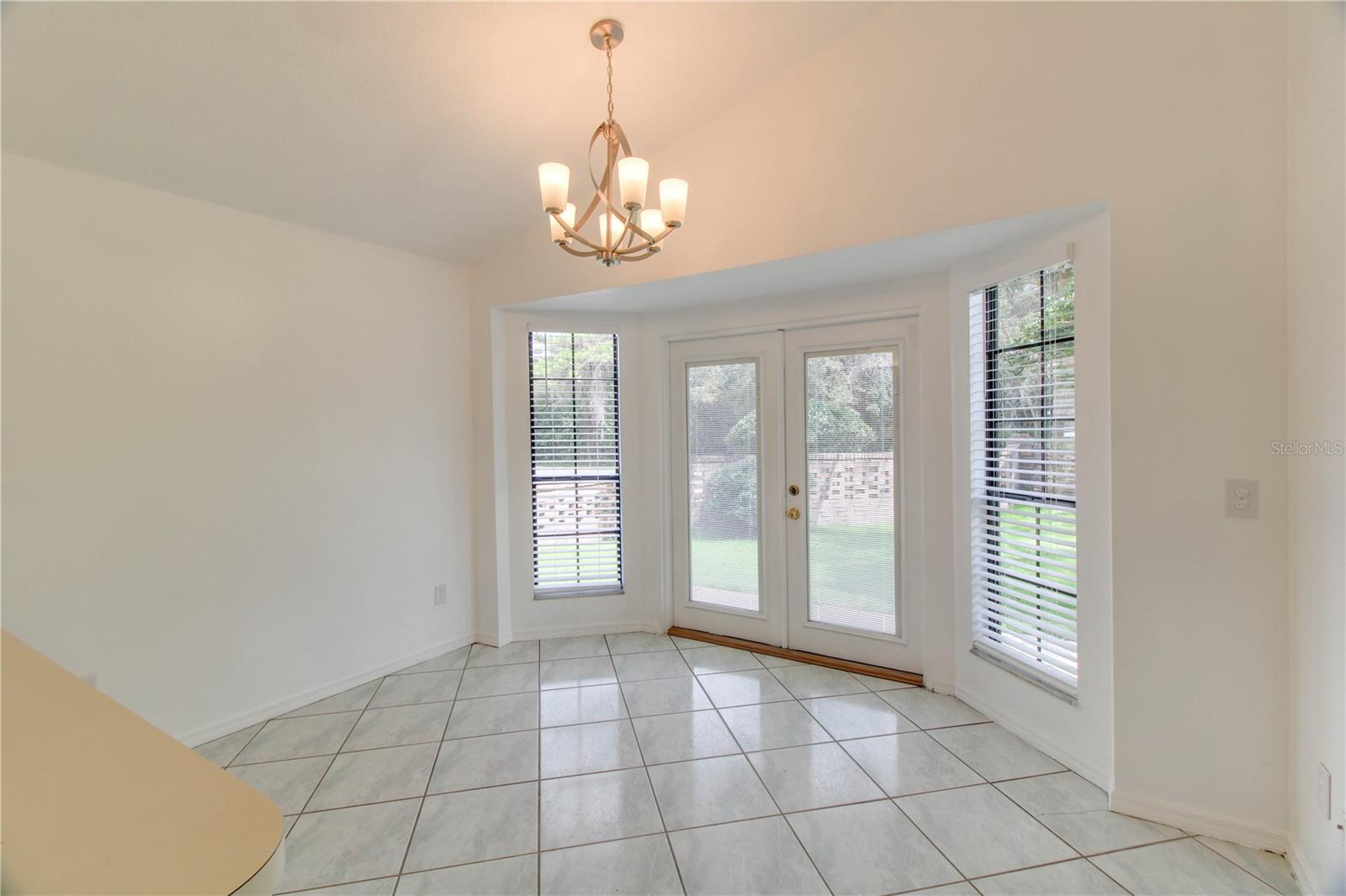 HYDE PARK - Residential Lease