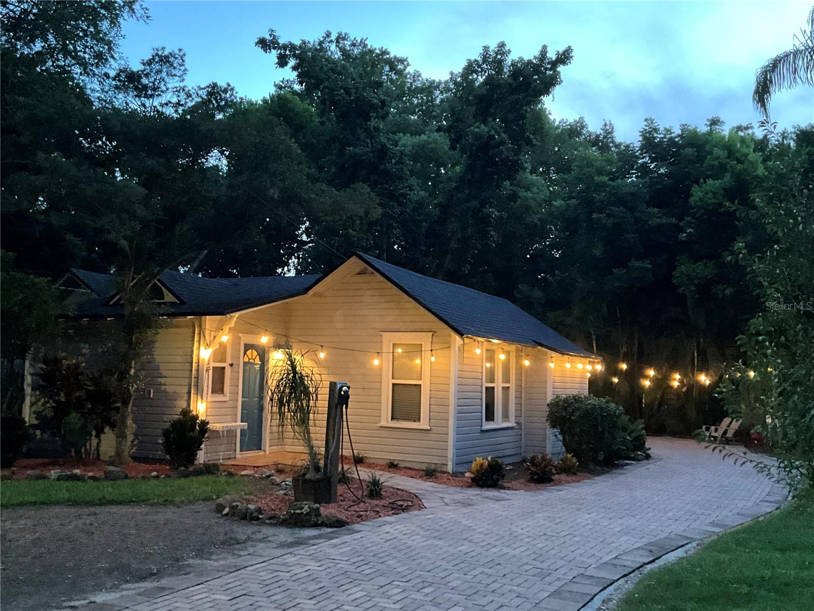 This charming 3-bedroom, 2-bath home with a detached garage is nestled in a quiet neighborhood—yet just minutes from Downtown Orlando and SODO.Inside, you’ll find an updated kitchen with granite countertops, stainless steel appliances, and upgraded lighting. The spacious living areas and primary bedroom feature beautiful dark wood laminate flooring throughout.
Step outside and enjoy your very own huge avocado tree, which produces twice a year—perfect for fresh guacamole lovers!