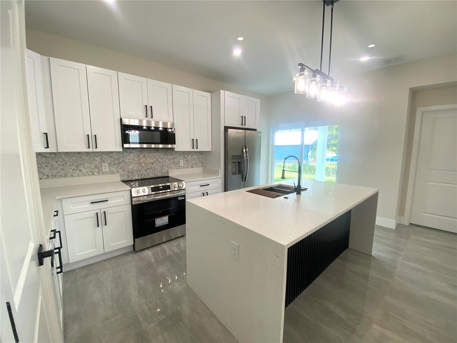 SEBRING COUNTRY ESTATES SEC 02 - Residential