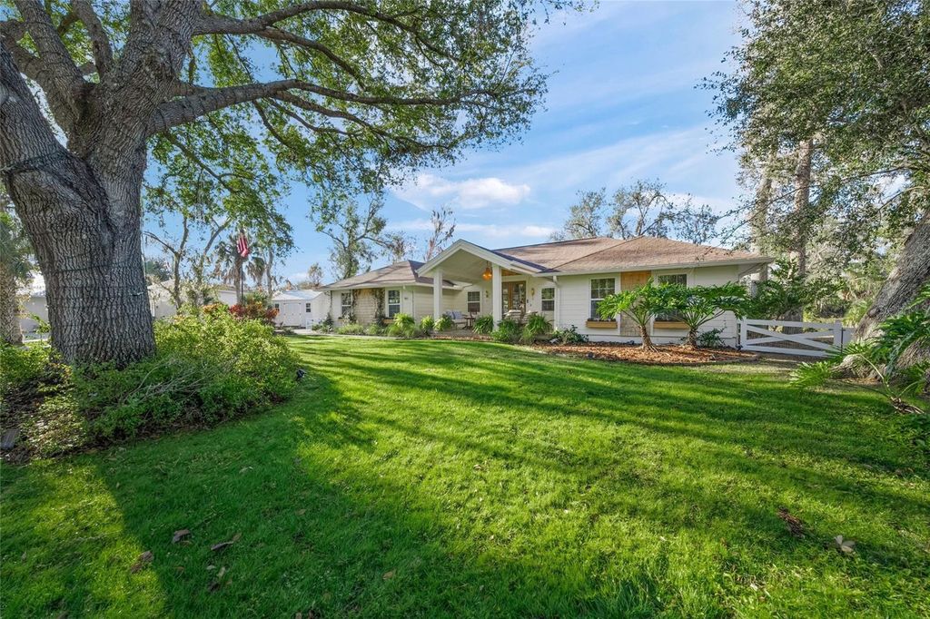 Photo of 9003 63rd Avenue Drive E, Bradenton, FL 34202 (MLS # A4681940)