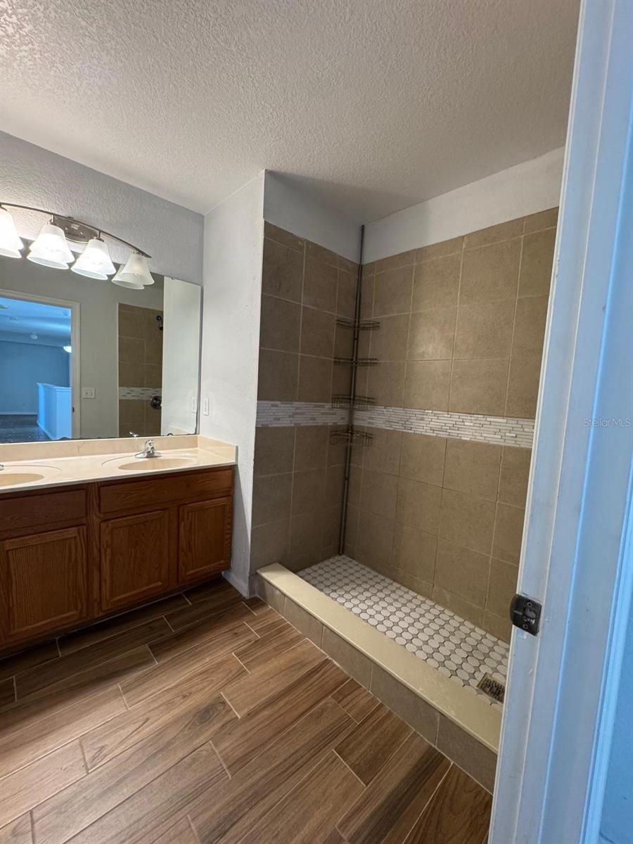 CRESCENT VIEW - Residential Lease