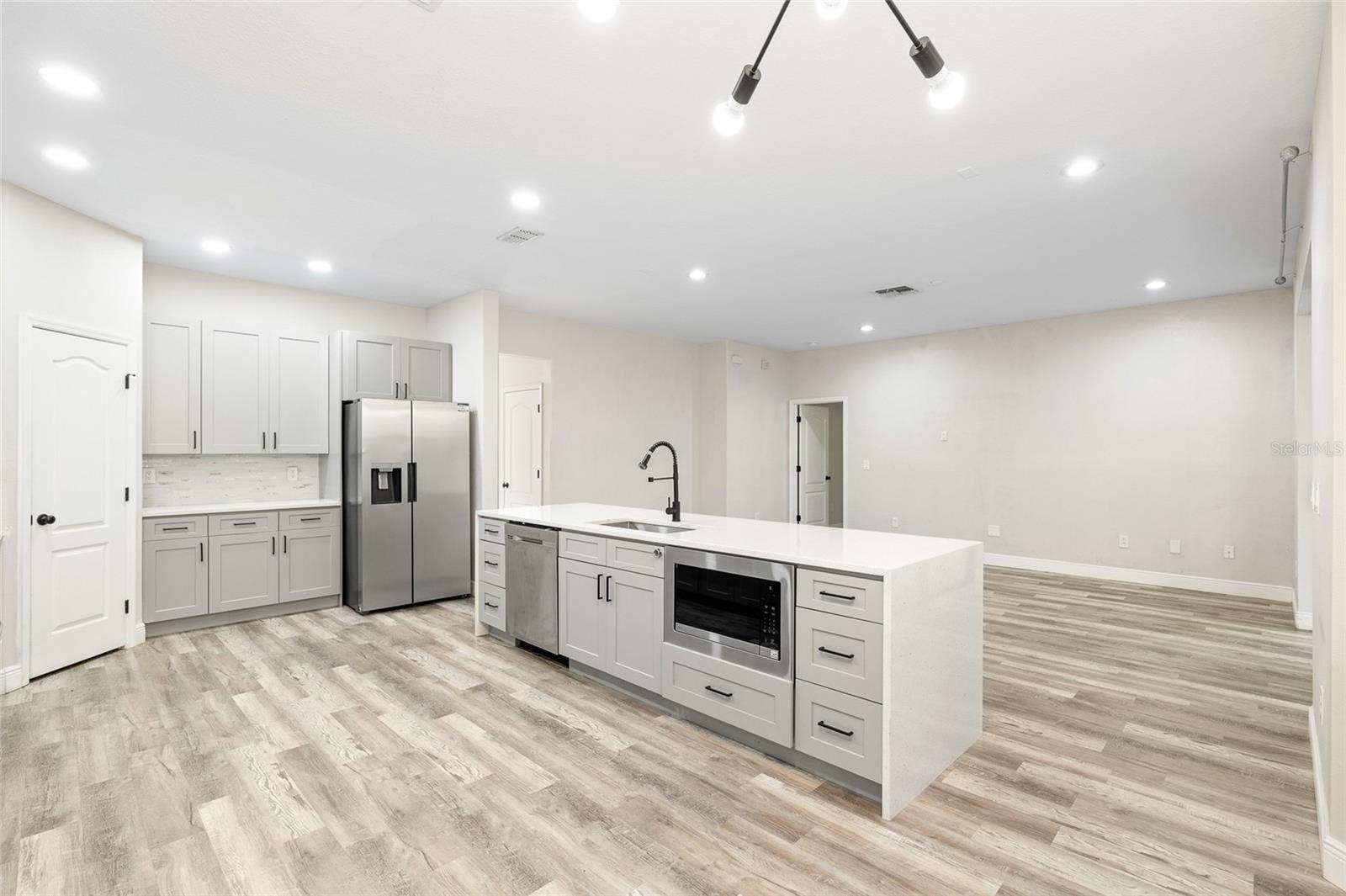 SUNCOAST LAKES PH 02 - Residential