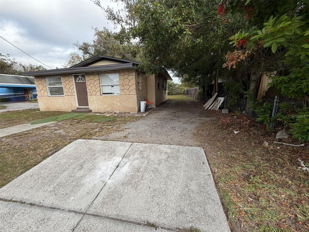 Photo of 4115 Columbia St, Orlando, FL 32811 (MLS # O6372116)