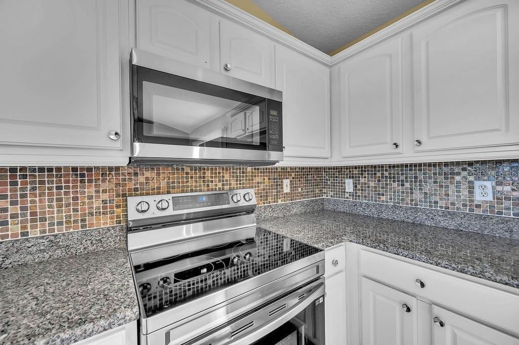 8695 SW 60TH CIRCLE