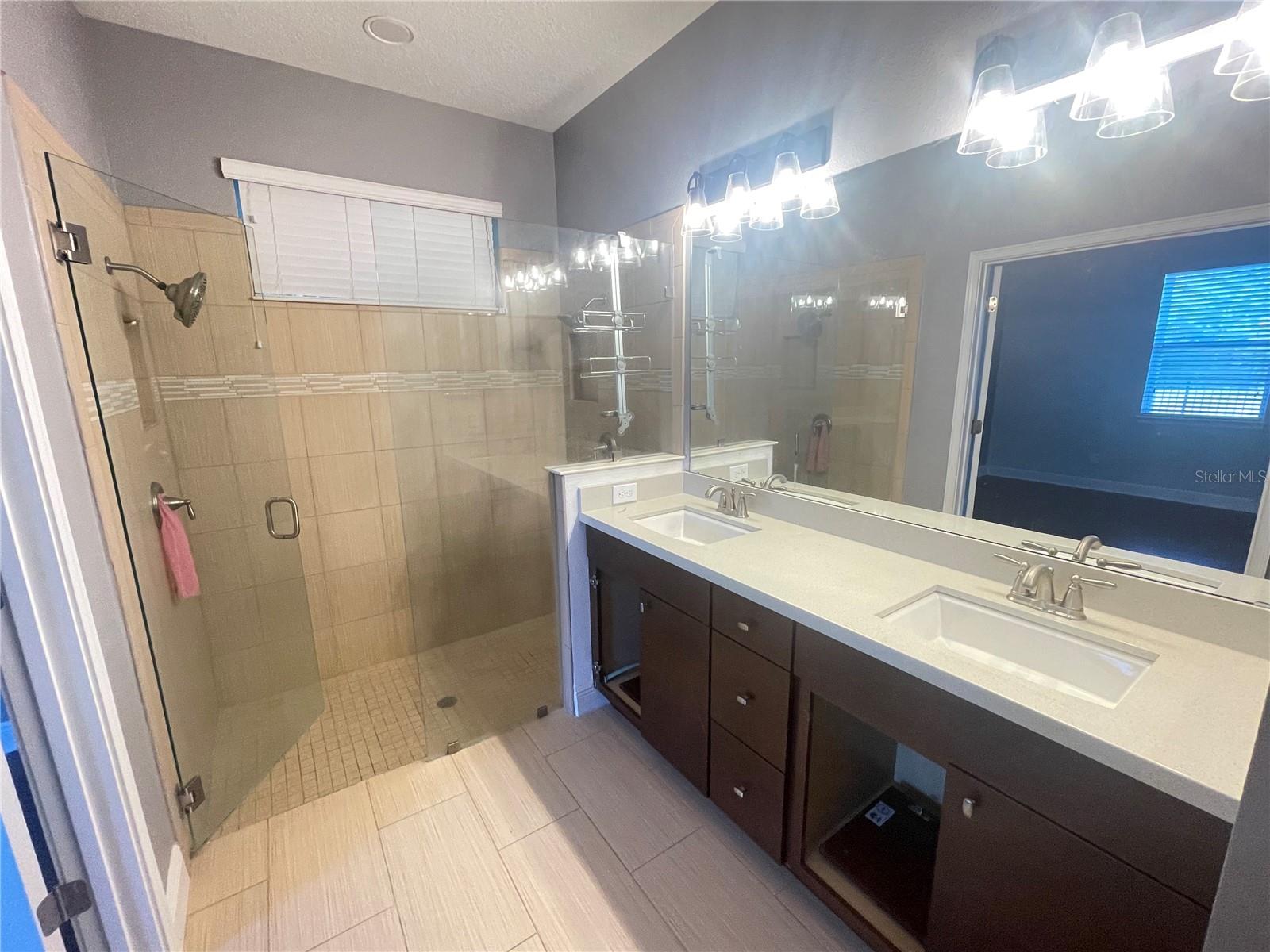 LAKE SAWYER SOUTH PH 5 - Residential Lease
