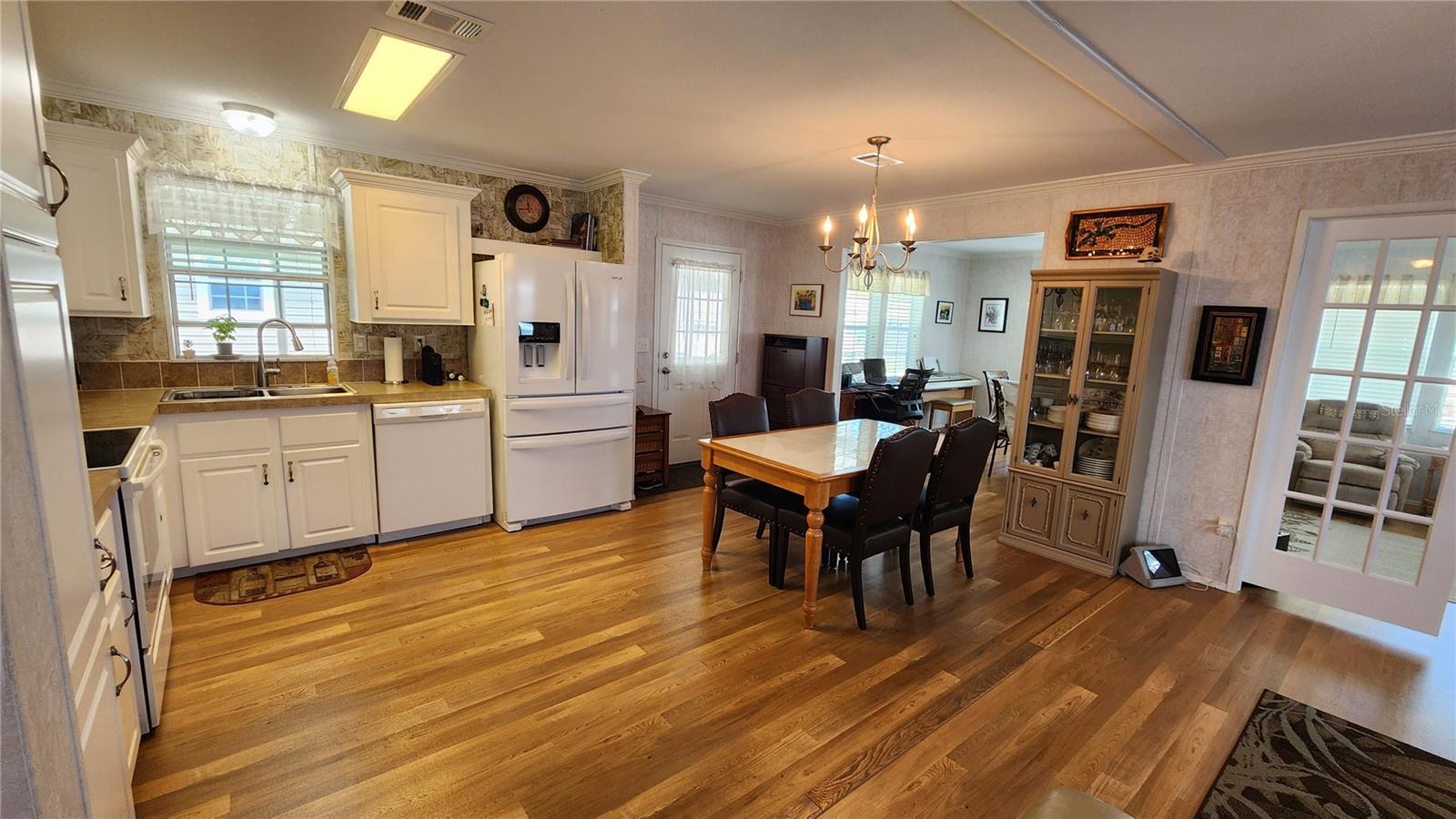 OAKWOOD MANOR - Residential