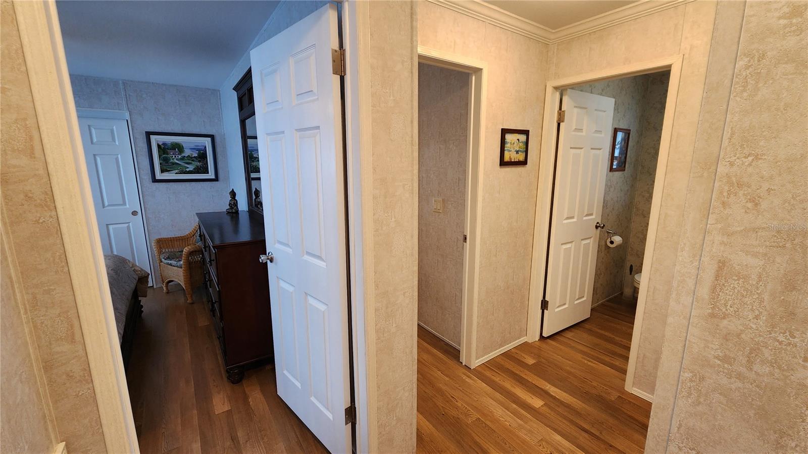 OAKWOOD MANOR - Residential