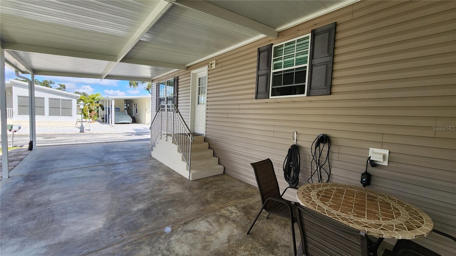 OAKWOOD MANOR - Residential