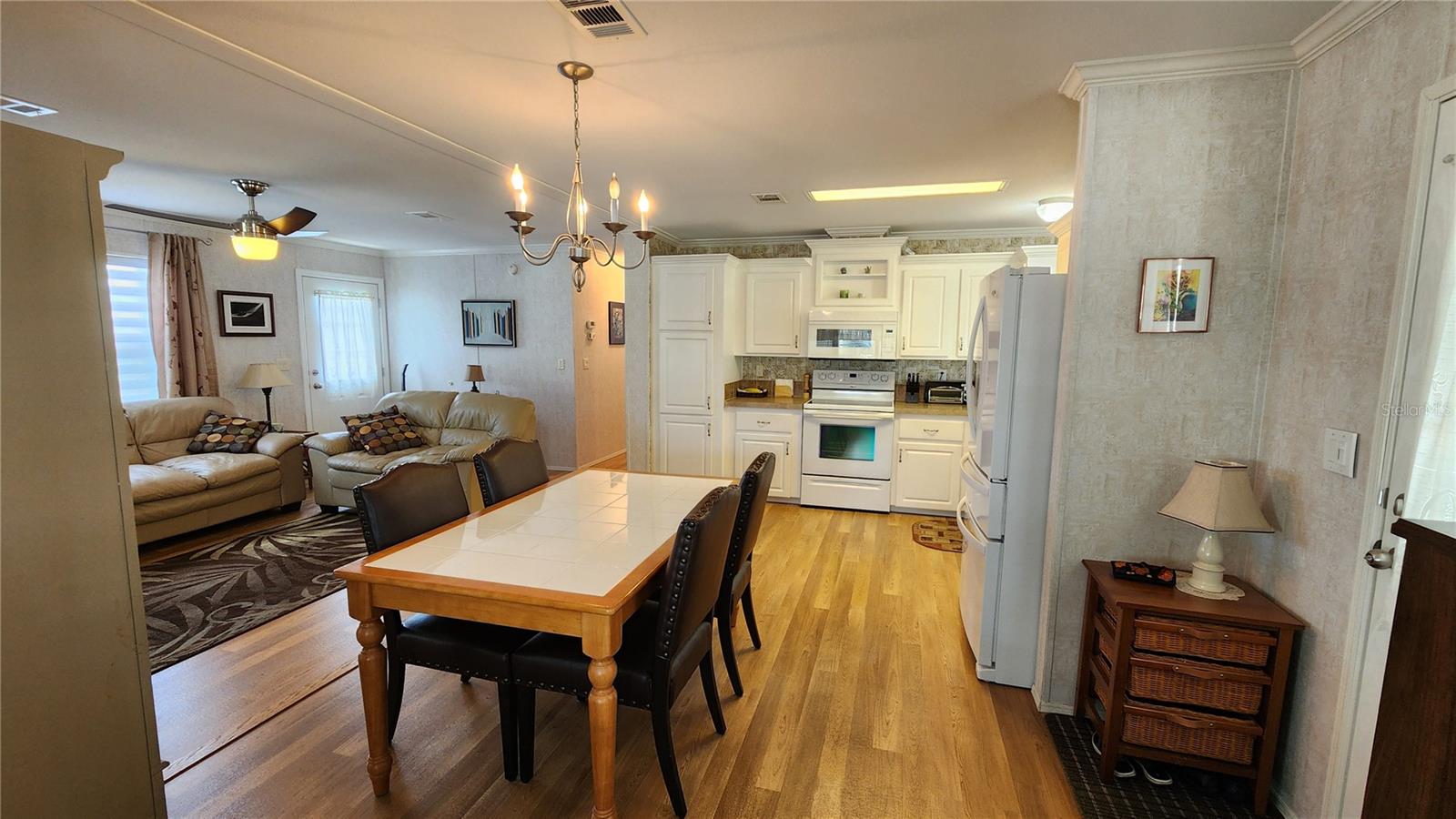 OAKWOOD MANOR - Residential