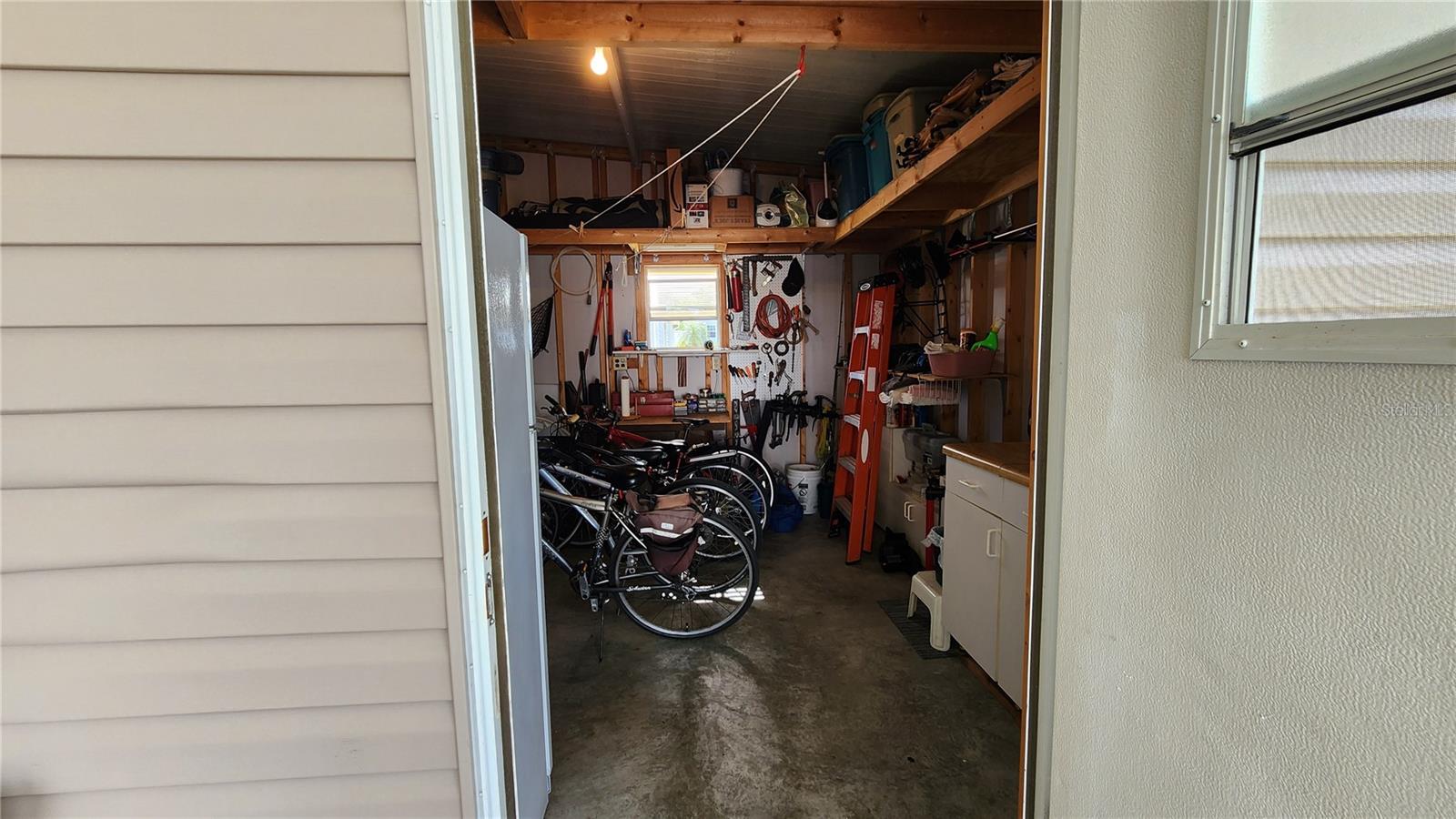 OAKWOOD MANOR - Residential