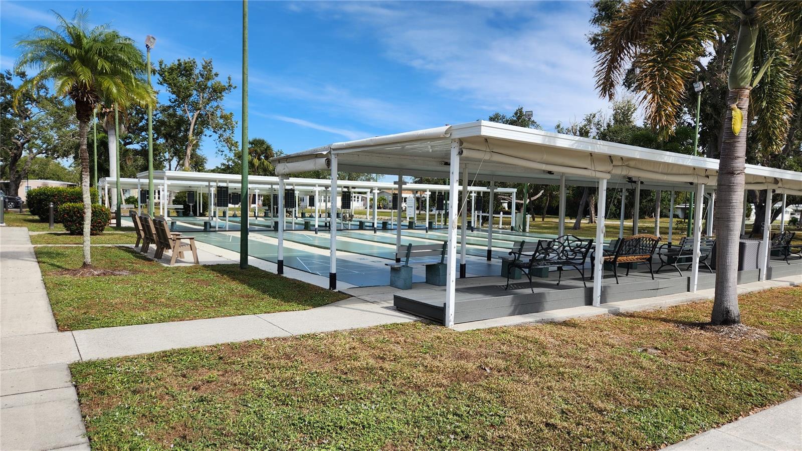 OAKWOOD MANOR - Residential