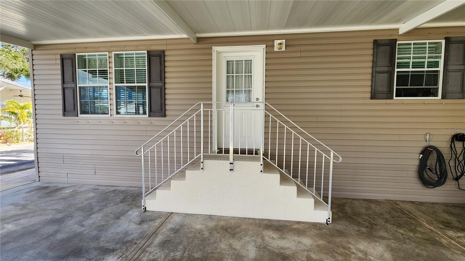 OAKWOOD MANOR - Residential