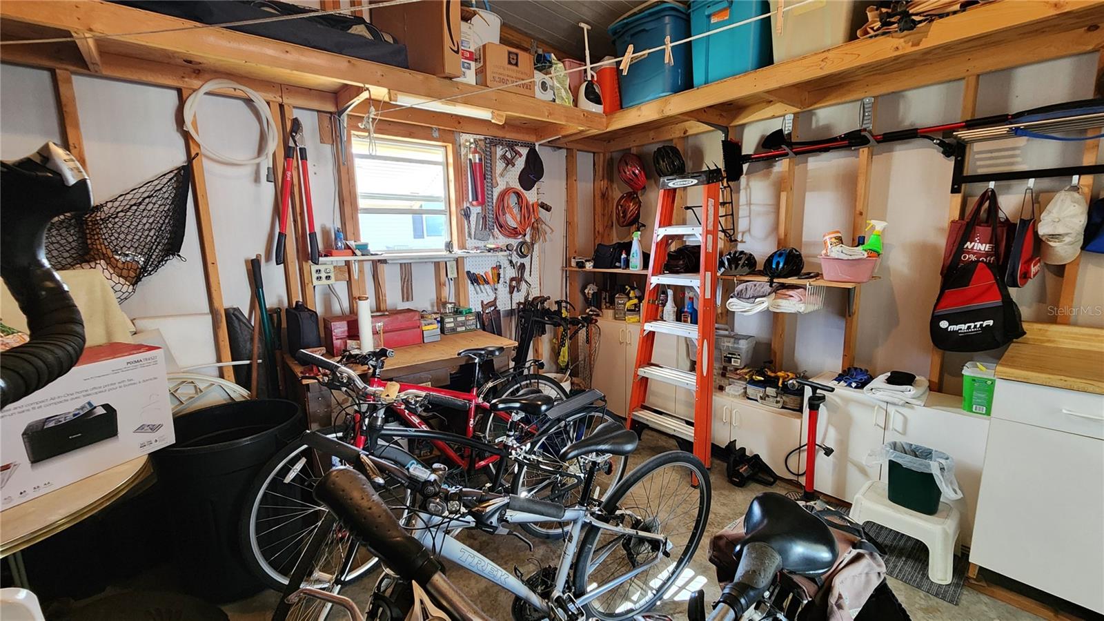 OAKWOOD MANOR - Residential