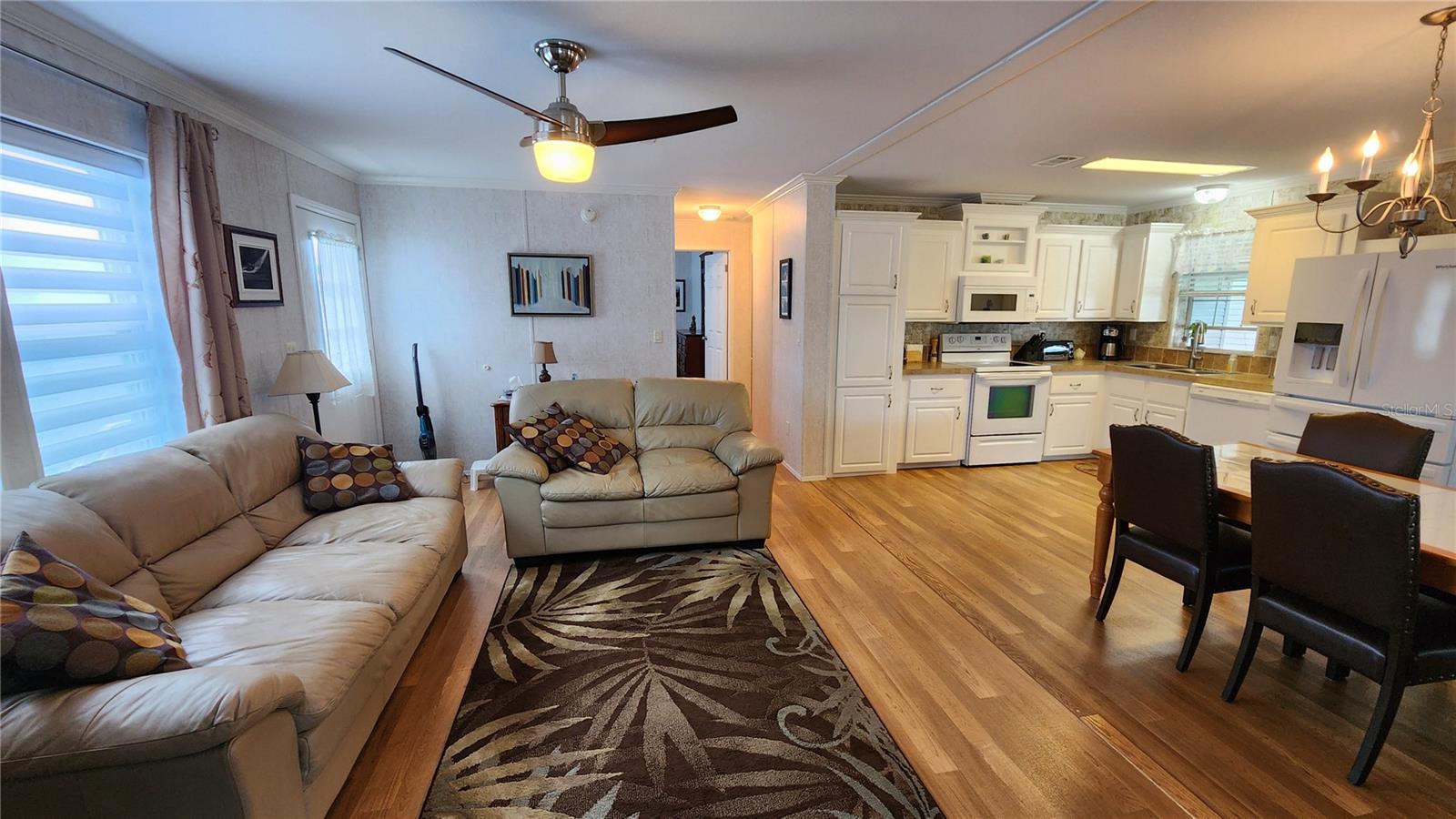 OAKWOOD MANOR - Residential