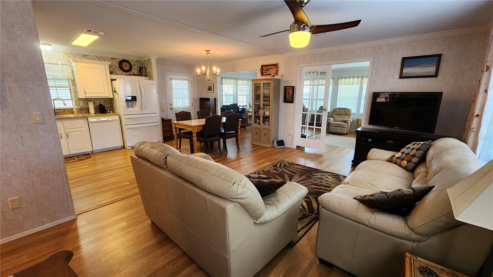 OAKWOOD MANOR - Residential