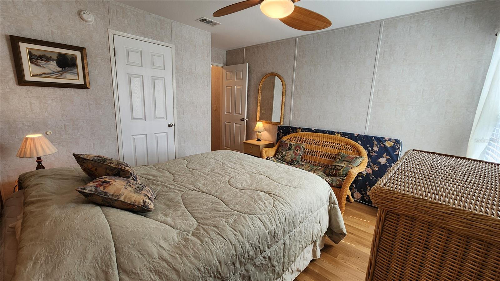 OAKWOOD MANOR - Residential