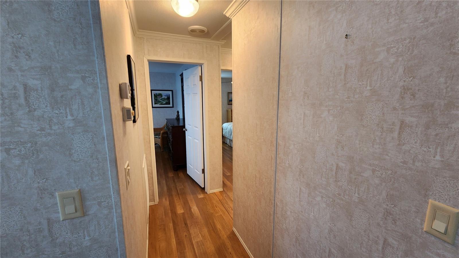 OAKWOOD MANOR - Residential