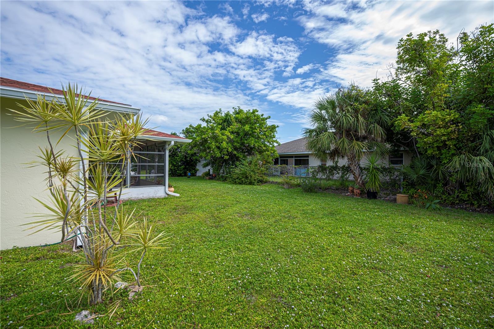 MAY TERRACE - Residential
