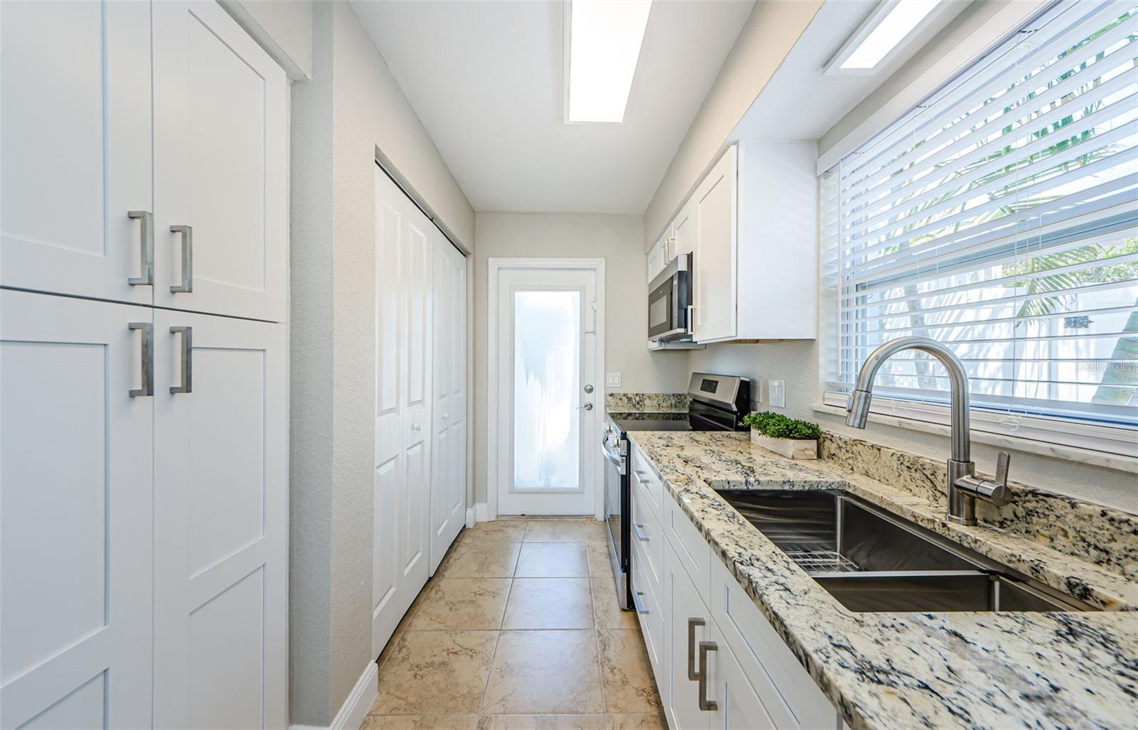 2186 EDYTHE DRIVE 11