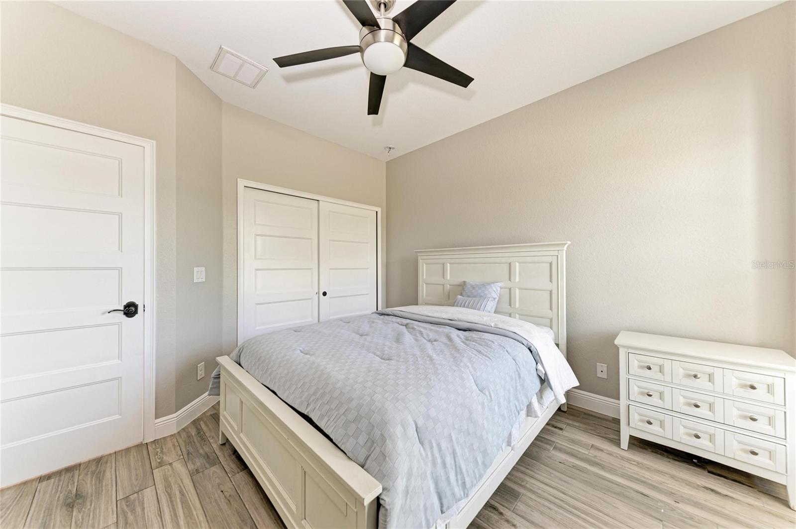 ROTONDA LAKES - Residential