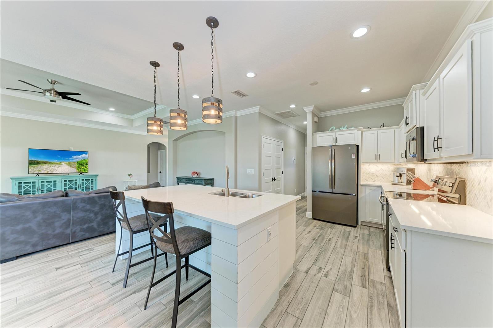 ROTONDA LAKES - Residential