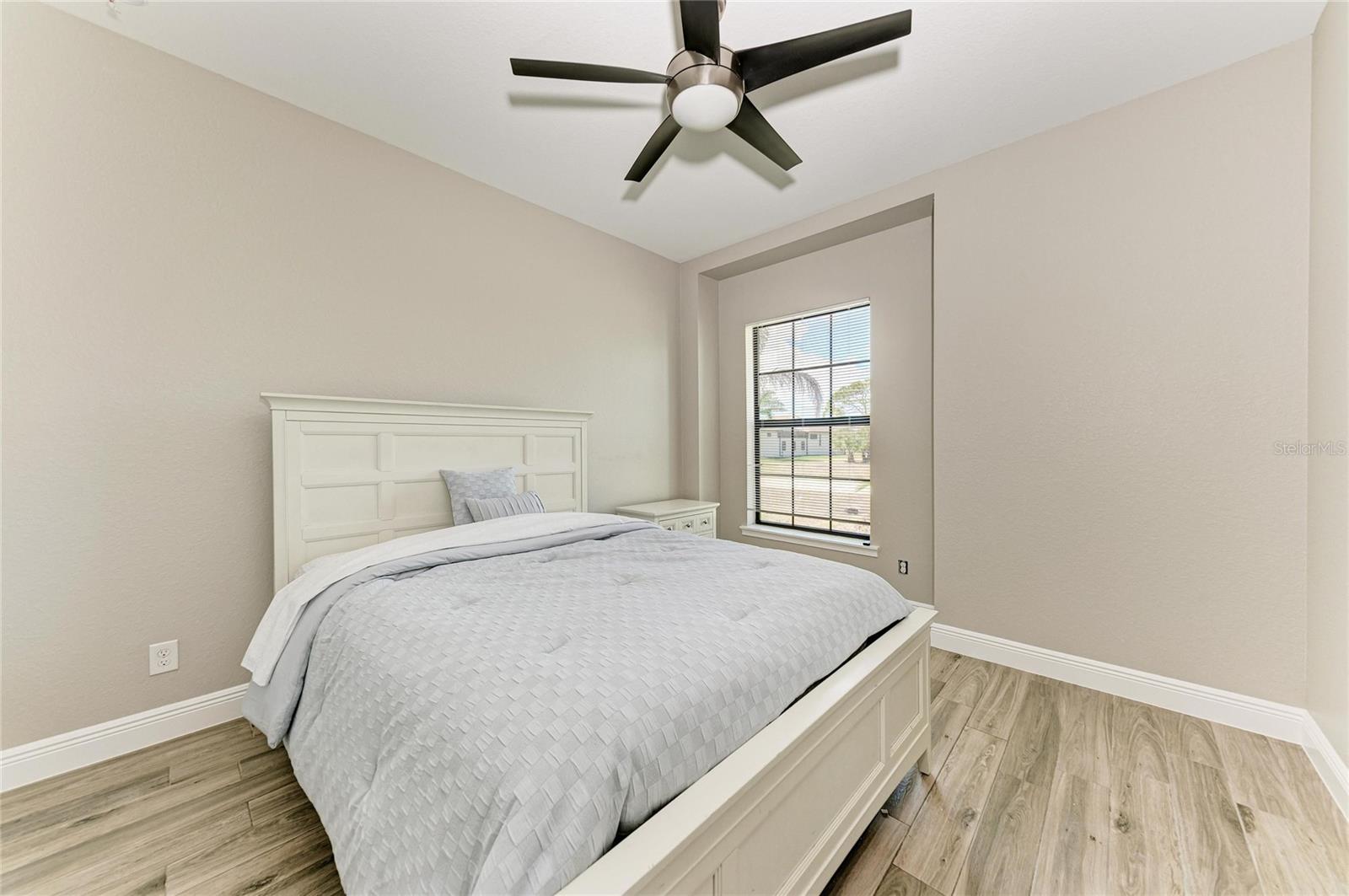 ROTONDA LAKES - Residential