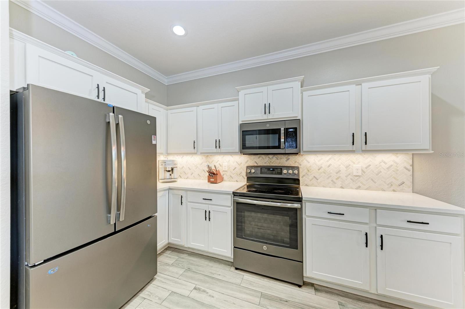 ROTONDA LAKES - Residential