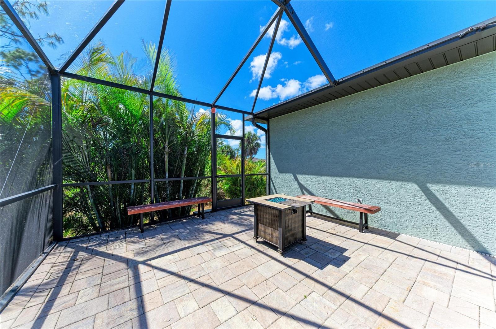 ROTONDA LAKES - Residential