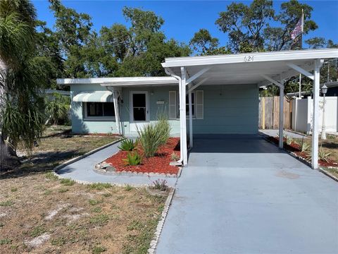 Photo of 624 Folsom Street S, St Petersburg, FL 33707 (MLS # TB8506349)