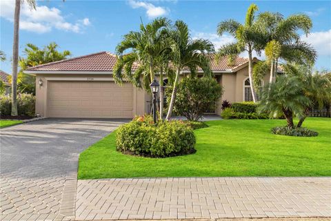 Photo of 3724 71st Terrace E, Sarasota, FL 34243 (MLS # A4692476)