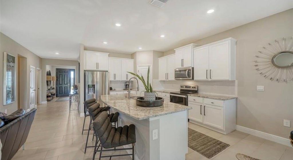 Photo of 17715 Cantarina Cove, Lakewood Ranch, FL 34211 (MLS # A4678597)