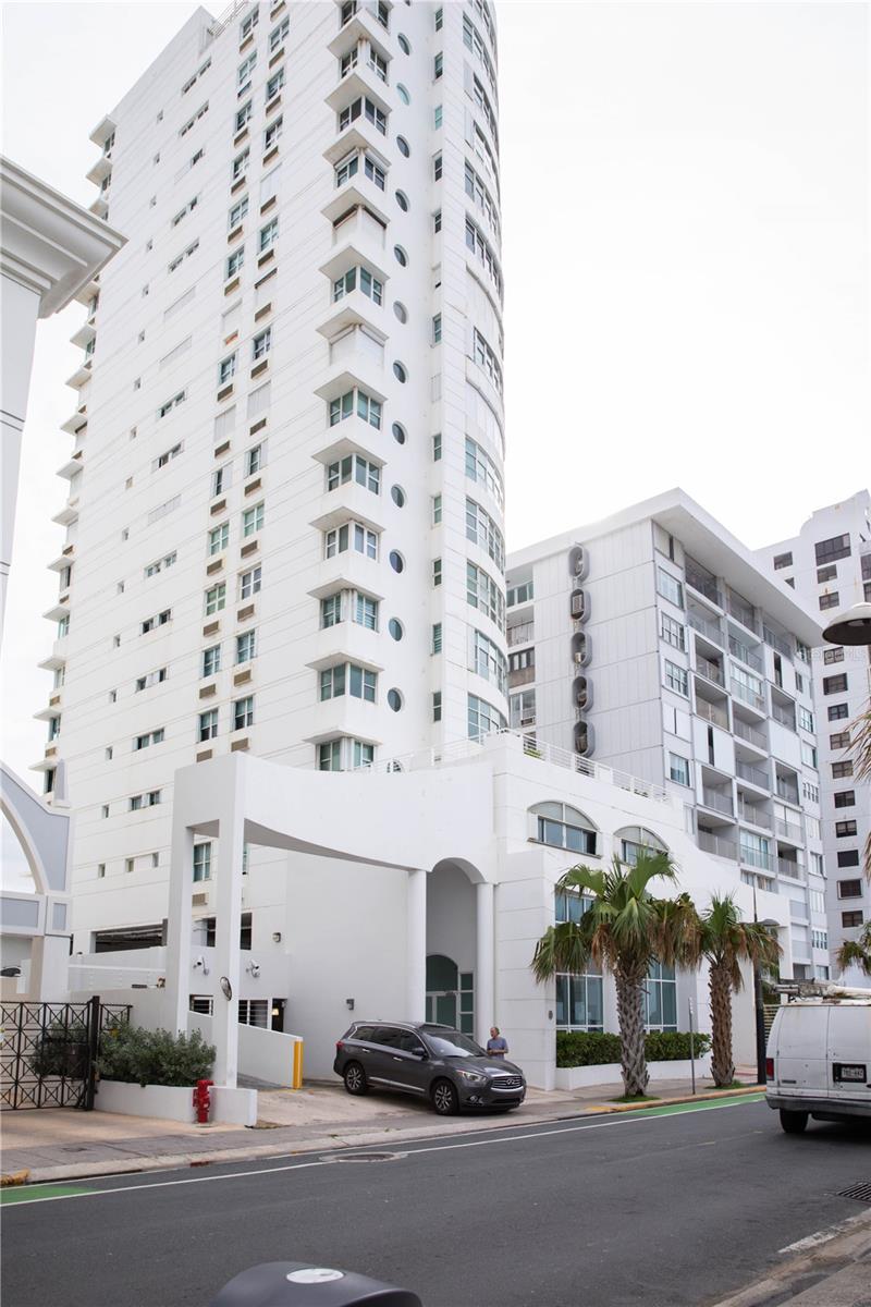 996 ASHFORD AVENUE 4