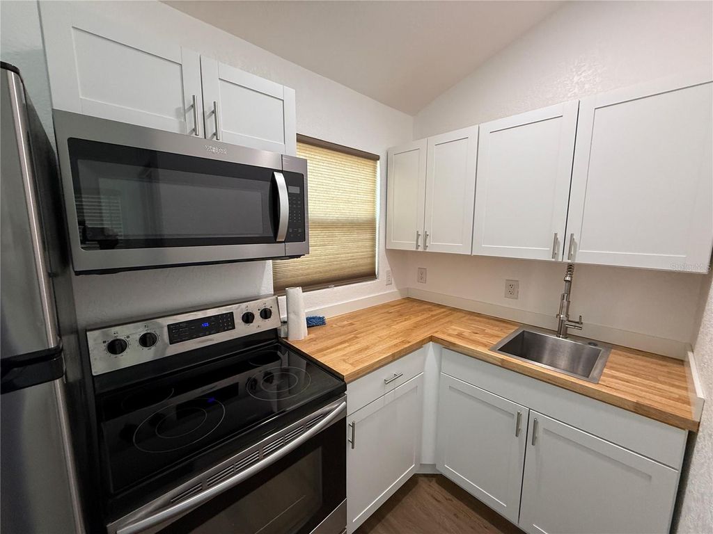 Photo of 5521 5th Avenue N, St Petersburg, FL 33710 (MLS # TB8450911)