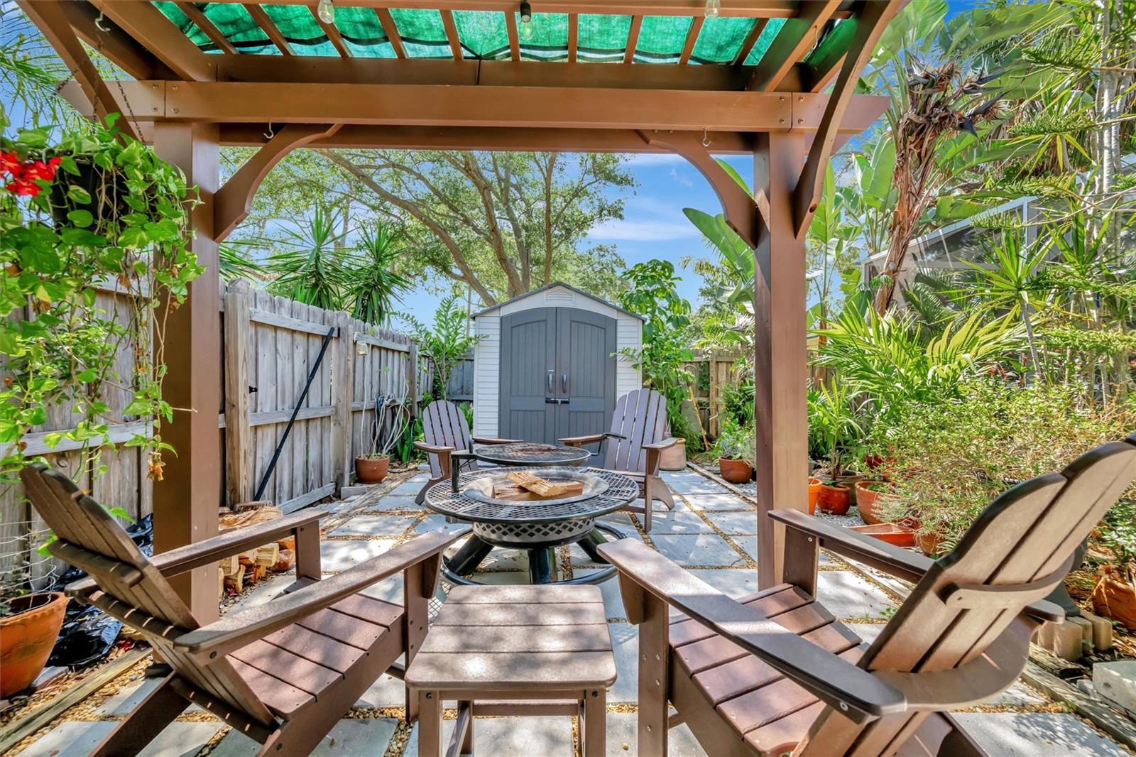 BAY PINES ESTATES - Residential