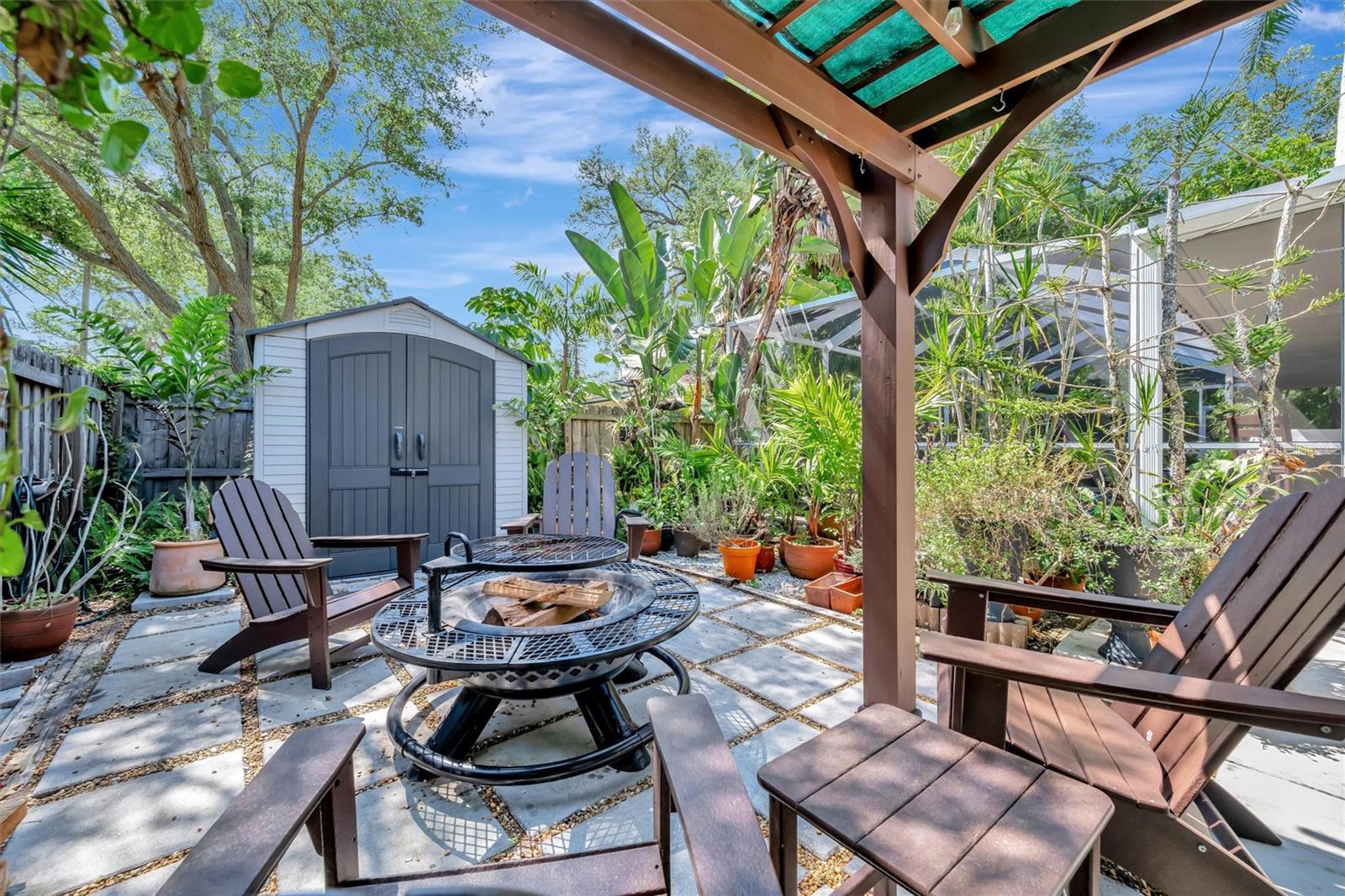 BAY PINES ESTATES - Residential