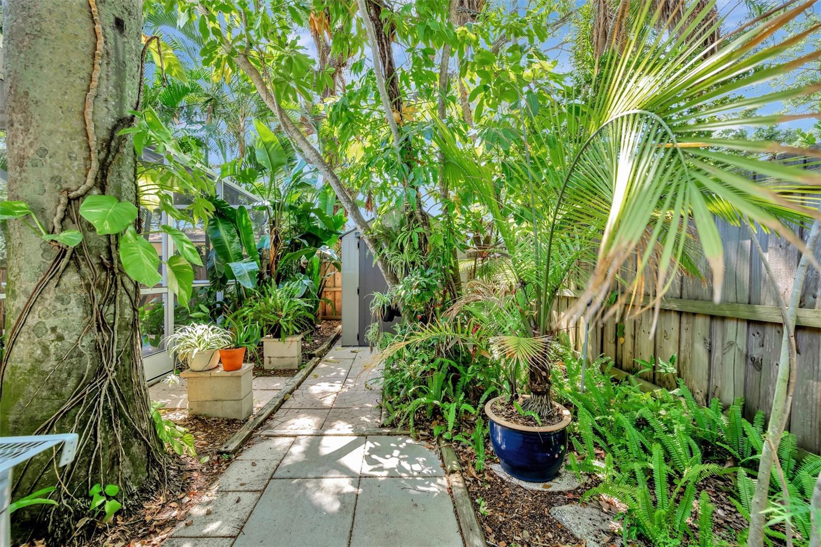 BAY PINES ESTATES - Residential