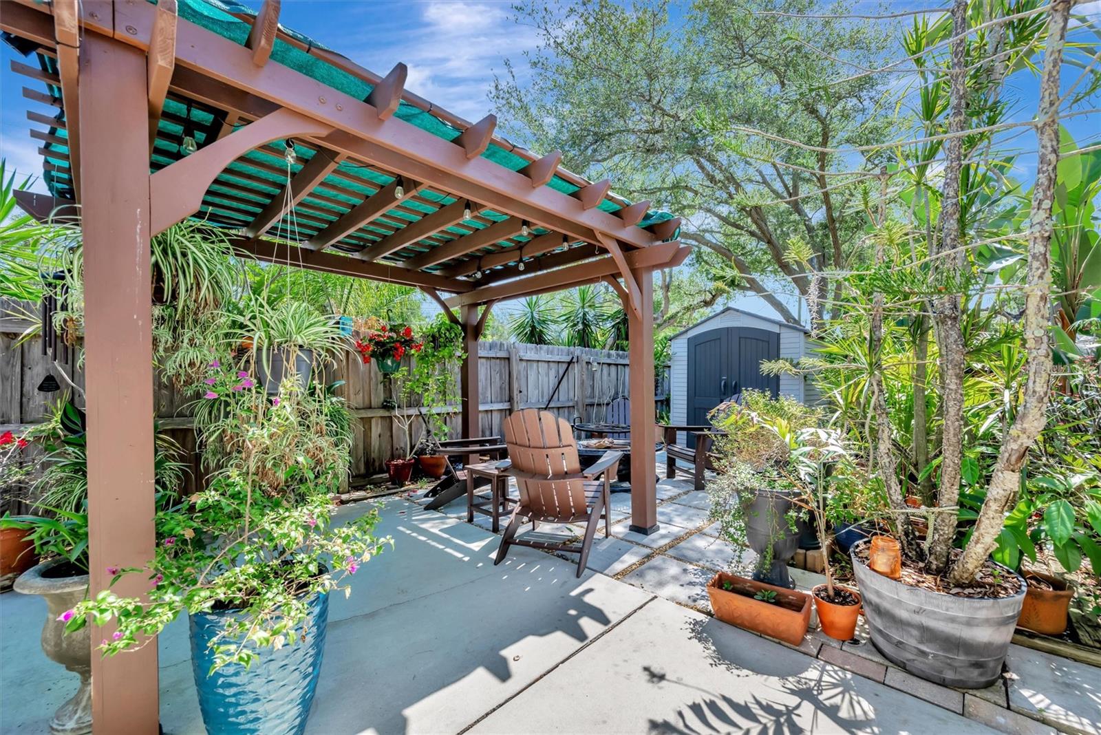 BAY PINES ESTATES - Residential