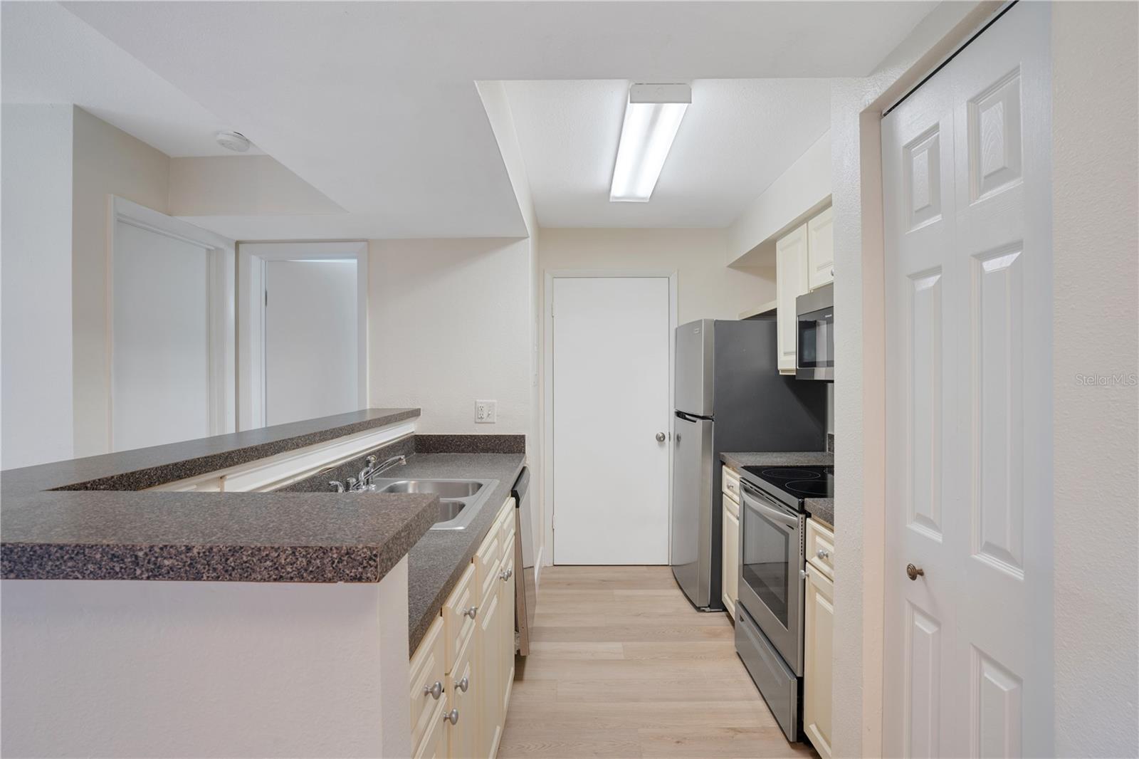 BLOSSOM PARK VILLAS CONDO - Residential Lease
